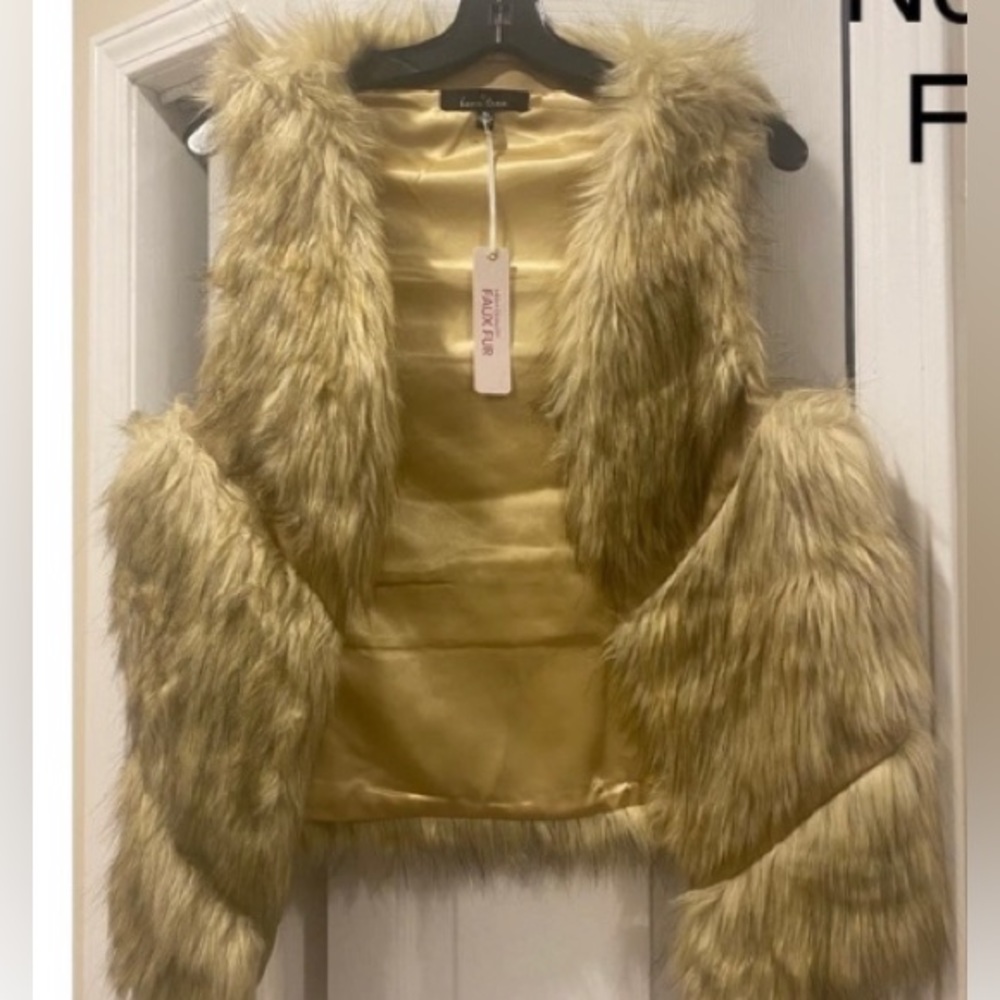 CBRAND New With tags faux fur vest